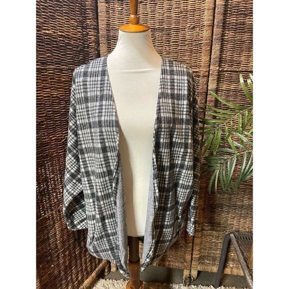 Riah Fashion Gray Open Plaid Cardigan with Pockets L - Picture 9 of 13